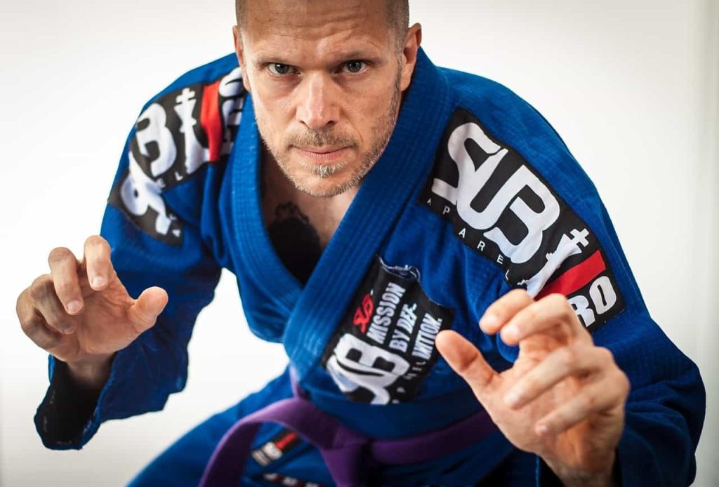 Do tatame ao topo: saiba quanto tempo leva para subir de faixa no jiu-jitsu 1 Quanto tempo leva para mudar de faixa no jiu-jitsu? Depende do desempenho do aluno