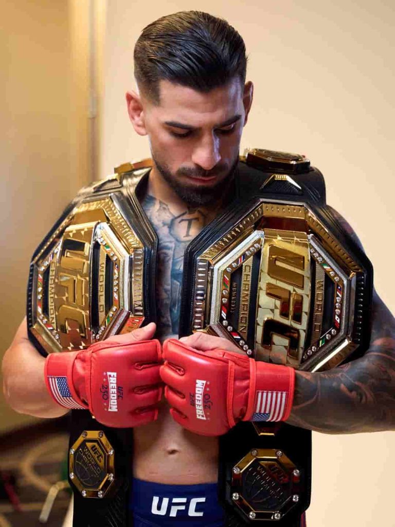 Ilia Topuria é hospitalizado e chamado de desistente após UFC Casa Branca 1 Ilia Topuria com o rosto marcado após a derrota para Justin Gaethje no UFC da Casa Branca